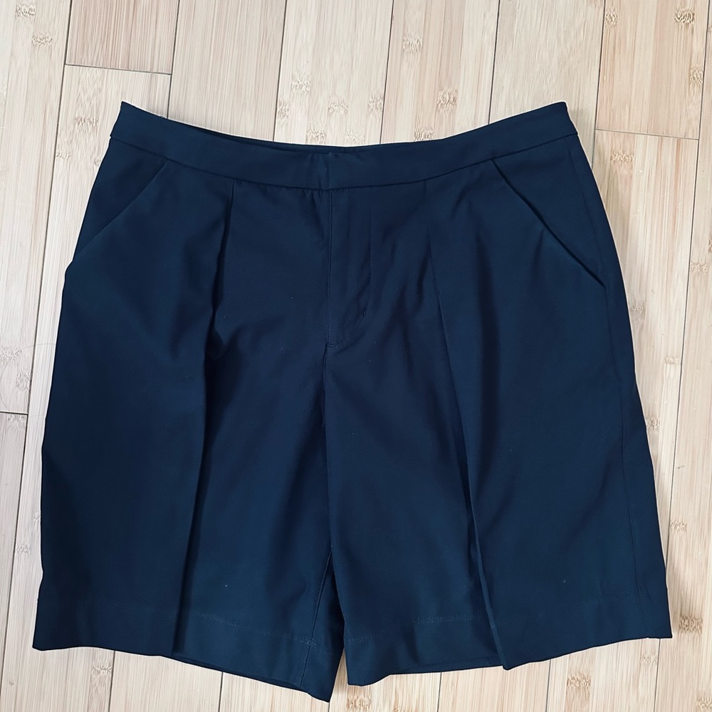 Lululemon women’s black pleated shorts size 8
